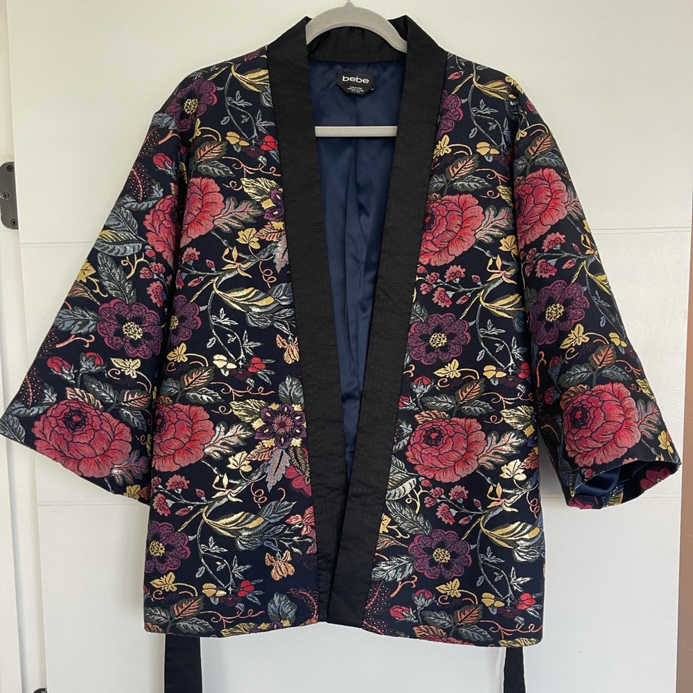 Bebe  jacquard kimono jacket
